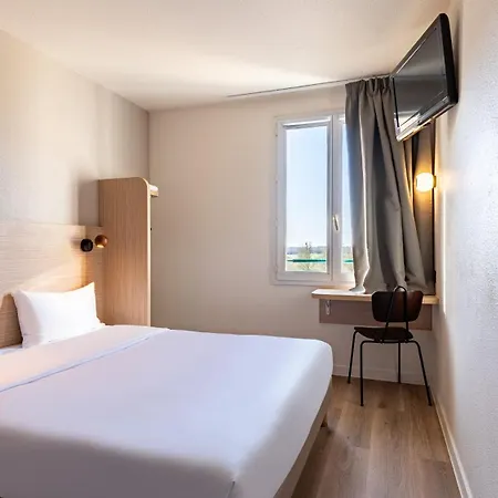 Kyriad Eco - Marne-la-vallée Hotel 2*