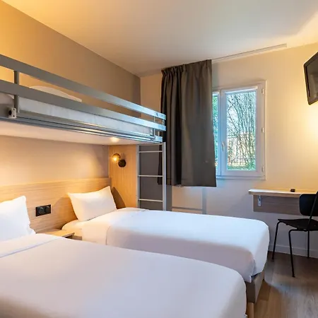 Kyriad Eco - Marne-la-vallee Hotel