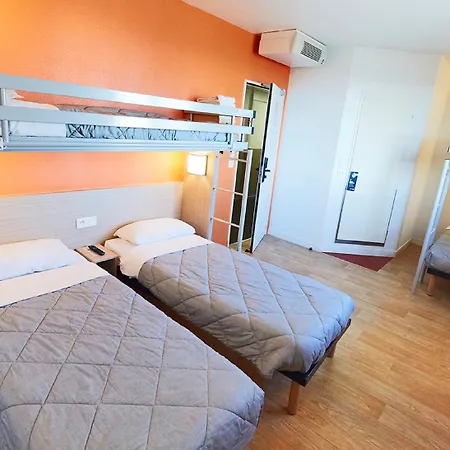 Kyriad Eco - Marne-la-vallee 호텔