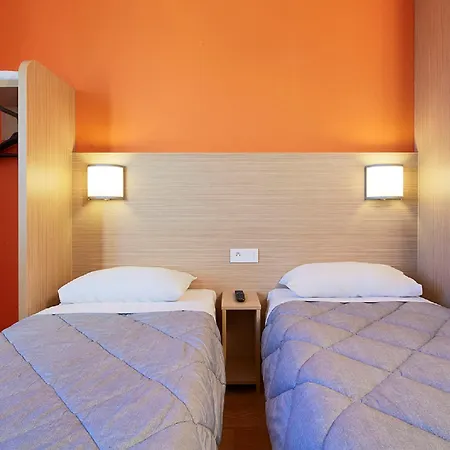 Kyriad Eco - Marne-la-vallee 호텔
