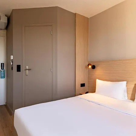 호텔 Kyriad Eco - Marne-la-vallee