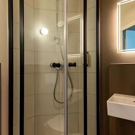 Kyriad Eco - Marne-la-vallee 2*